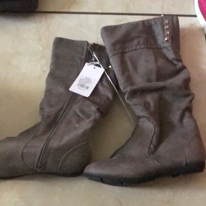 2 new boots for girls sizes 12 and 13